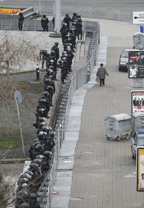 Хроніки Революції гідності: Побиття студентів і великий мітинг на Михайлівській площі - фото 6