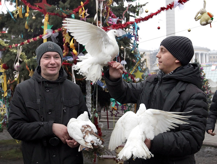 Хроніка Революції гідності: День Білорусі і подарунки від Святого Миколая - фото 9