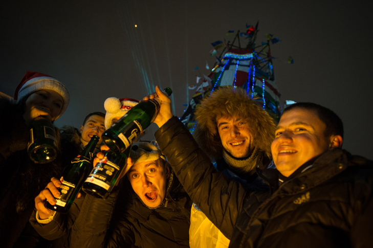 Хроніка Революції Гідності: Новий рік на Майдані і день народження Степана Бандери - фото 5