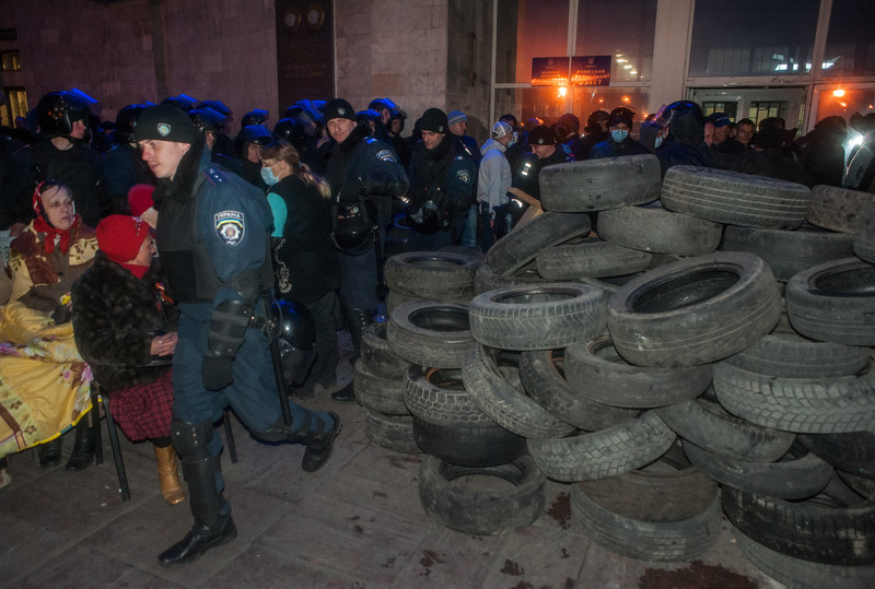Останній день України у Донецьку: Як вилупилася "ДНР" (ФОТО, ВІДЕО) - фото 13