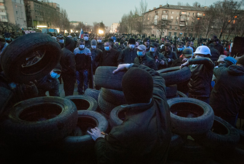 Останній день України у Донецьку: Як вилупилася "ДНР" (ФОТО, ВІДЕО) - фото 14