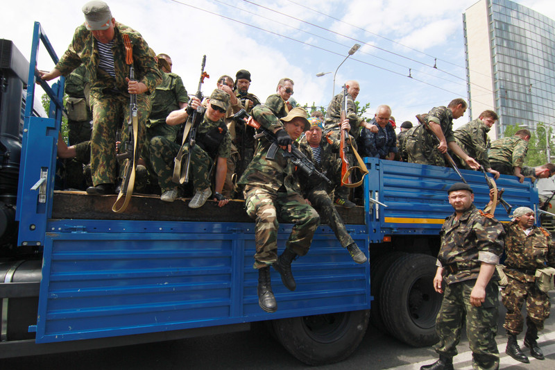 Российские наемники в грузовике в Донецке 25 мая 2014