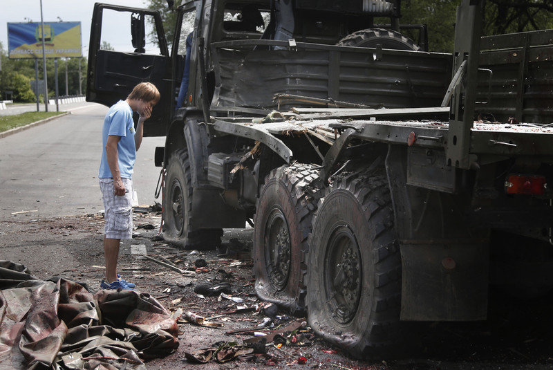 Вантажівка з бойовиками, в яку потрапив снаряд 25 травня 2014 року
