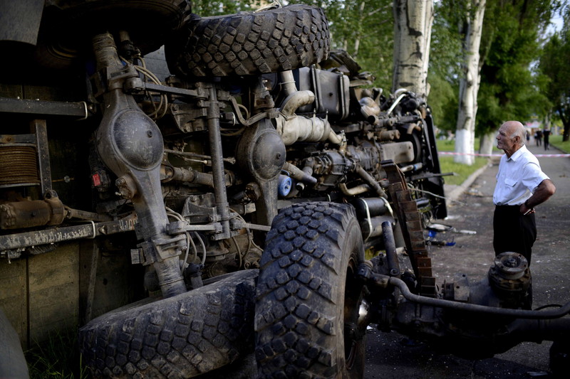 Вантажівка з бойовиками, яку знищили поблизу ДАП 25 травня 2014 року