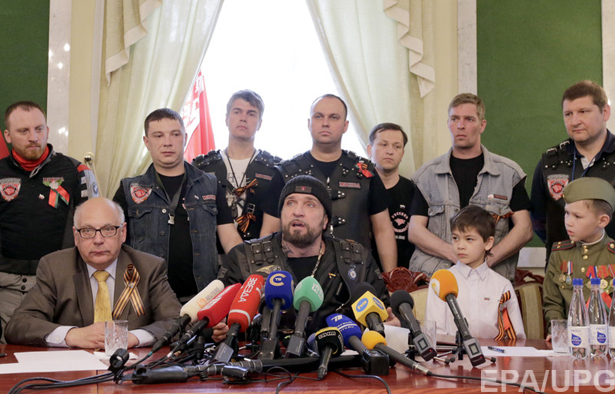 Як Путін офіційно очолив бандитів, або чому навіть росіяни зневажають "Нічних вовків" - фото 3