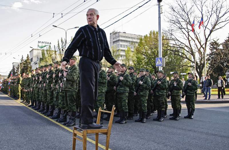 Захарченко виведе на "путінський парад" в Донецьку півтори тисячі бойовиків (ФОТО) - фото 4