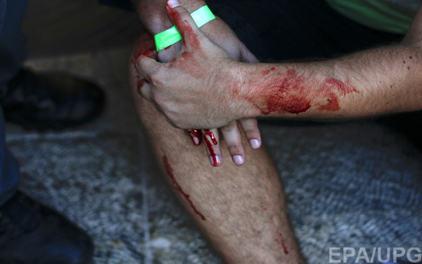 Релігійний фанатик напав із ножем на гей-парад у Єрусалимі - фото 3