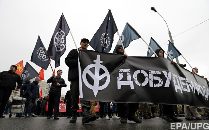 Російські націоналісти пройшли центром Москви (ФОТОРЕПОРТАЖ) - фото 10