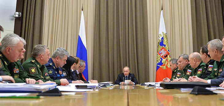 Путін збирає три нових дивізії, бо злякався революції - фото 1
