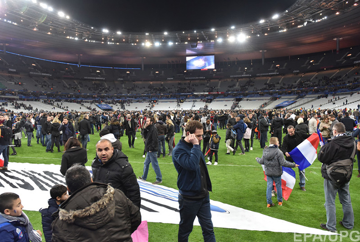 П'ятниця, 13-те у Парижі: Близько 150 загиблих, сотні поранених (ФОТОРЕПОРТАЖ) - фото 1