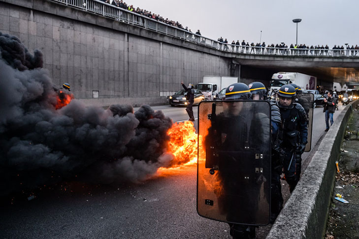 Таксисти взяли приклад із французів і протестували проти Uber вогнем - фото 14