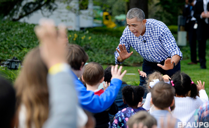 Як подружжя Обама емоційно читало великодню казку дітям - фото 5