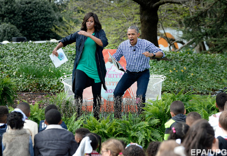 Як подружжя Обама емоційно читало великодню казку дітям - фото 1