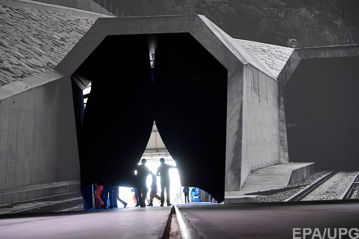 Як у Швейцарії відкривався найдовший у світі залізничний тунель (ФОТОРЕПОРТАЖ) - фото 2