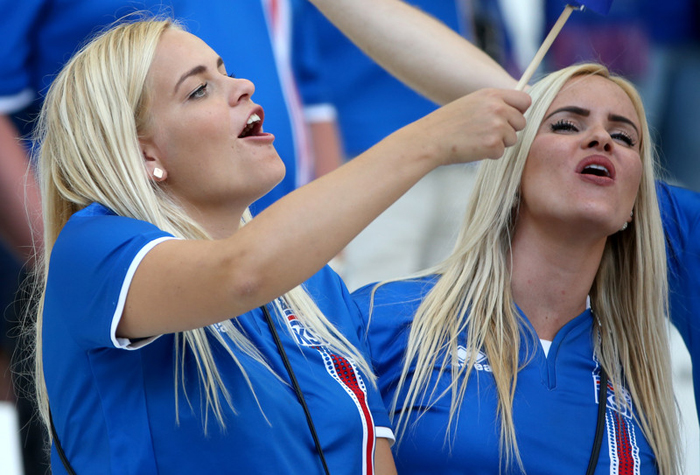 Як фанатки-красуні з Ісландії вболівають за збірну на Євро - фото 5