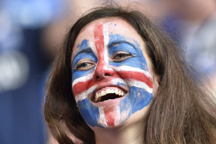 Як фанатки-красуні з Ісландії вболівають за збірну на Євро - фото 8