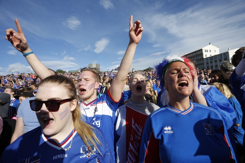 Як ісландці яскраво прощалися з Євро-2016 у Рейк'явіку - фото 4