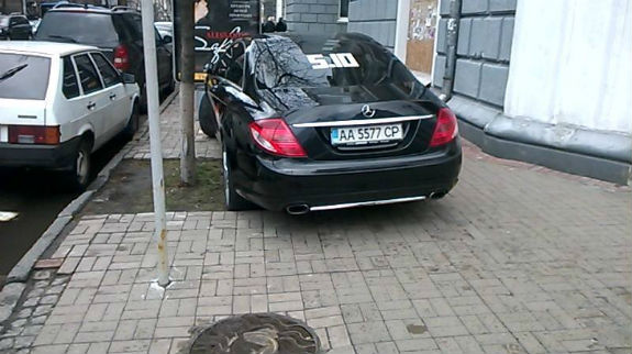 Скандальний мільйонер Балашов переміг у конкурсі "Паркуюсь, як жлоб" - фото 3