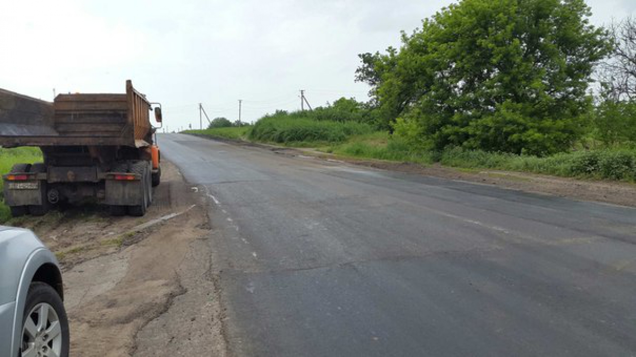 Дорожники нарешті взялись за ремонт траси "Ульянівка - Миколаїв" - фото 1