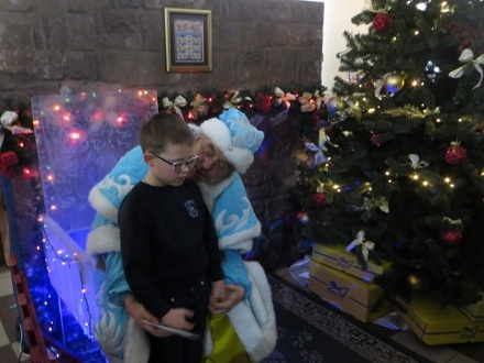 Вінницький Дід Мороз привітав малечу в "Укрпошті" - фото 1