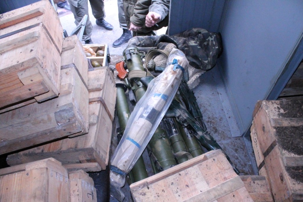 У "ЛНР" заявляють, що знайшли зброю, якою хотіли підірвати Плотницького (ФОТО) - фото 1