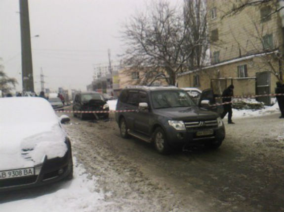 У Києві сталася шокуюча ДТП з ножовим пораненням - фото 3