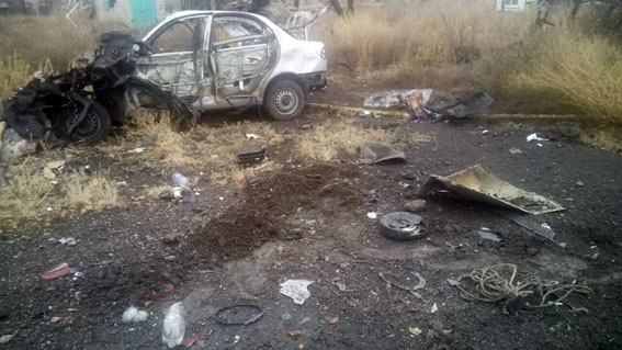 У Мар'їнці автомобіль наїхав на міну, дві людини загинули