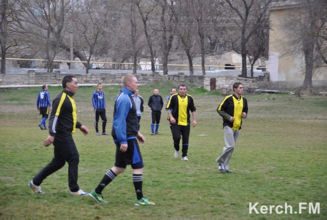 Хроніки окупації Криму: як керченські морпіхи з окупантами у футбол грали - фото 1