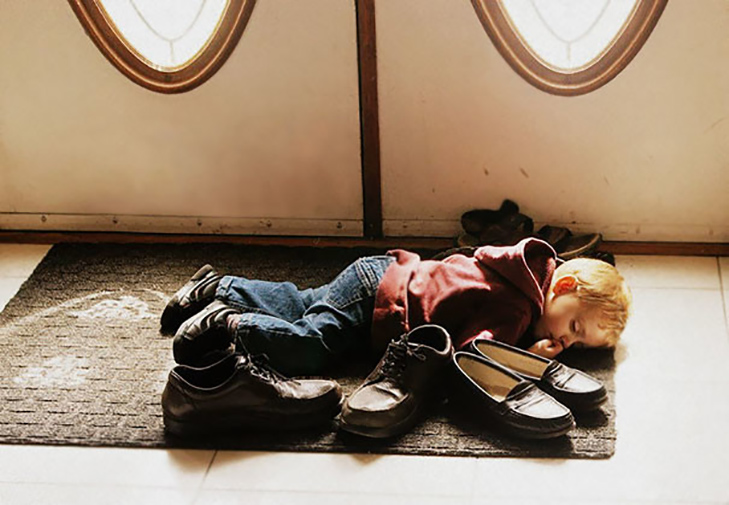 35 кумедних доказів того, що діти можуть заснути де завгодно - фото 15