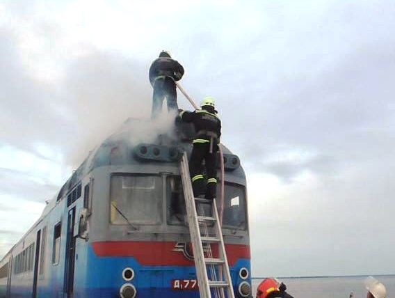 Біля Черкас спалахнув потяг із сотнею пасажирів  - фото 1