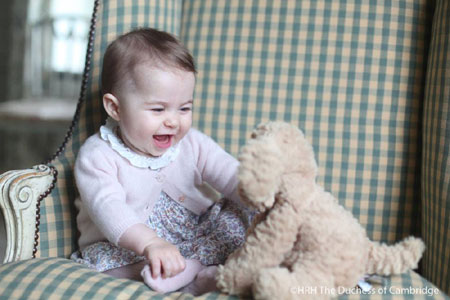 Дизайнер Марк Джейкобс створив помаду на честь 9-місячної принцеси Шарлотти - фото 2