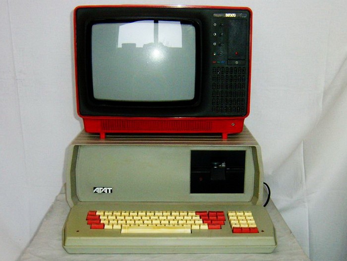 Як виглядали радіотелефон, ноутбук і мікрохвильовка в Радянському Союзі - фото 6