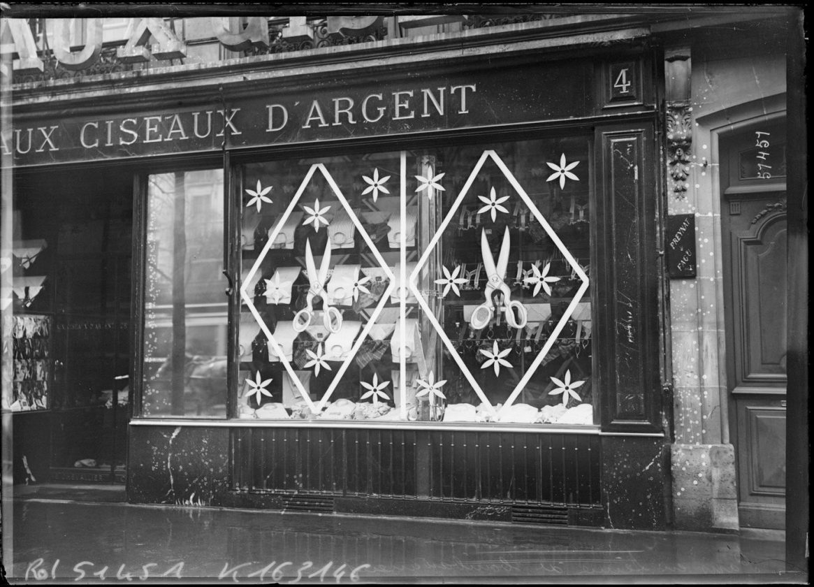 Як століття тому парижани захищали вітрини від німецьких снарядів - фото 3