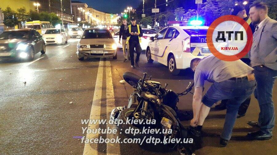 У центрі Києва автомобіль збив адвоката "вбивці" Грабовського - фото 1