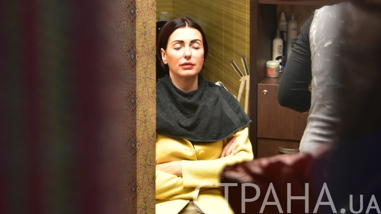 Як Терезія Яценюк ходила на ринок і в перукарню, поки чоловік готувався до звіту - фото 1