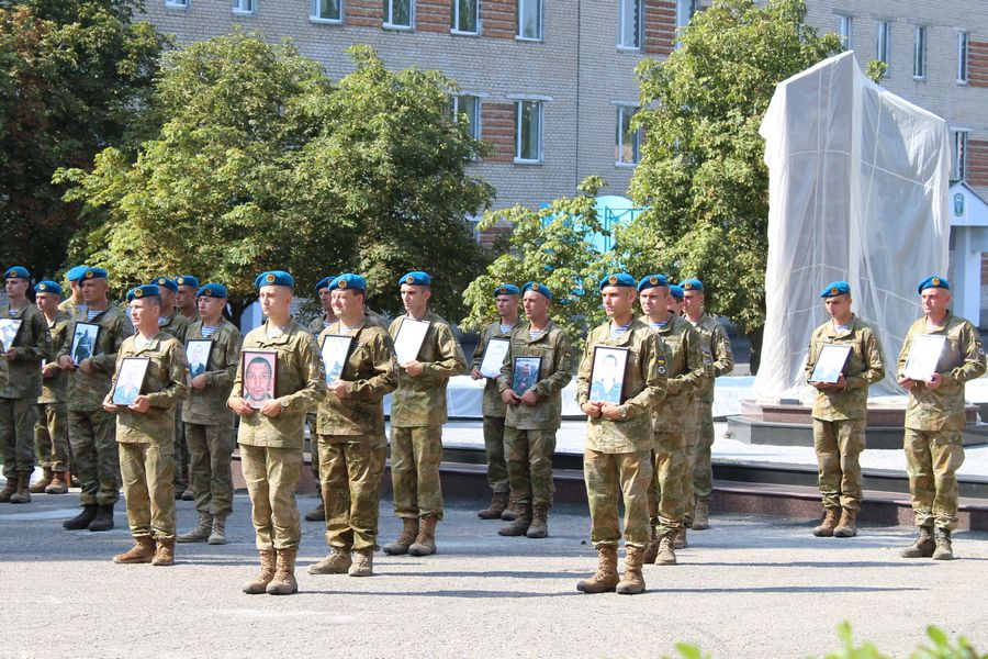 У Миколаєві відкрили меморіальний комплекс загиблим десантникам - фото 2