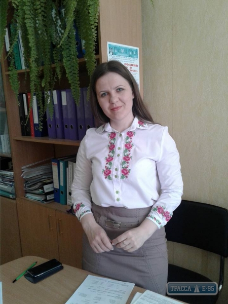 Одеські чиновники та політики вшанували День вишиванки символічним вбранням - фото 1