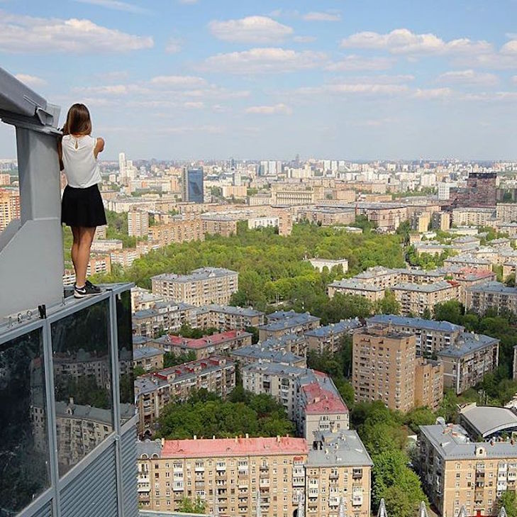 Завжди на висоті: Як 23-річна дівчина робить найнебезпечніші селфі в світі - фото 3