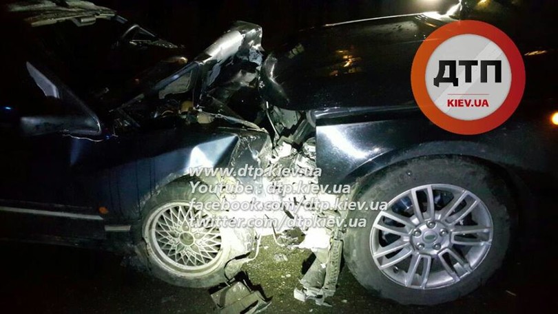 У Києві озброєні грабіжники протаранили авто поліцейських  - фото 5