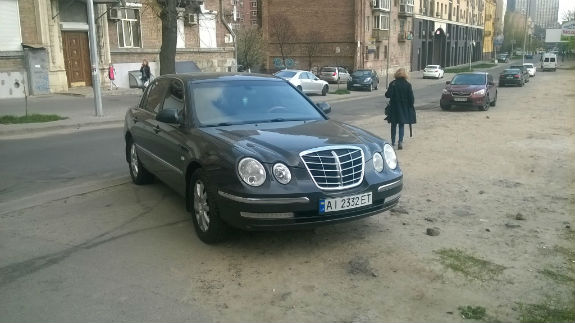 У Києві водій іномарки став лауреатом хіт-параду "Паркуюсь, як дегенерат" - фото 2