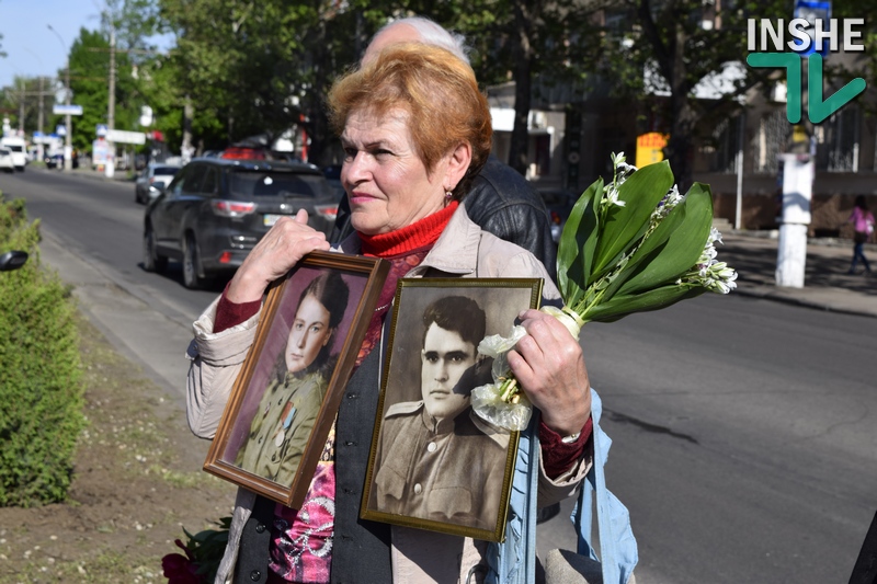 У Миколаєві біля пам'ятника визволителям проїхалося авто з прапором СРСР