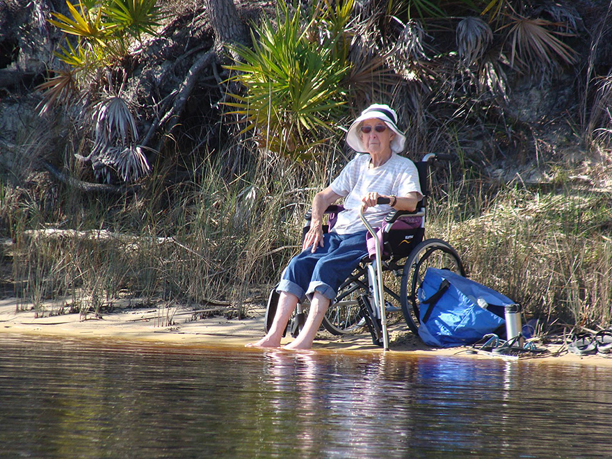 Як 90-річна бабуся, хвора на рак, обрала шалену подорож замість лікування - фото 3