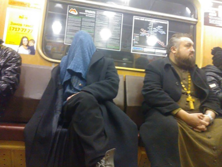 35 неймовірних диваків у метро - фото 17