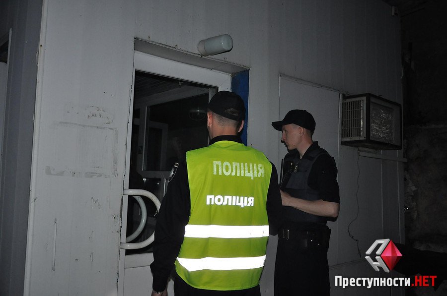У Миколаєві активісти блокували рух перевантаженій фурі