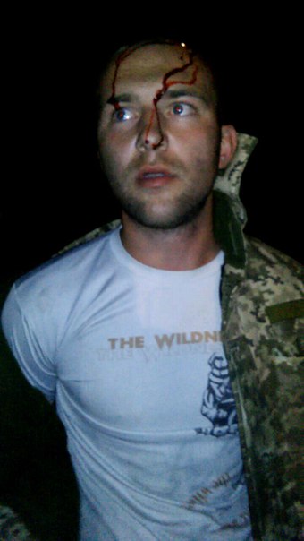 У Миколаєві п'яний водій у військовому розбив головою лобове скло машини - фото 5
