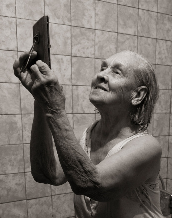 Як киянка у 91 рік відчуває себе красивою та позує ню (18+) - фото 8