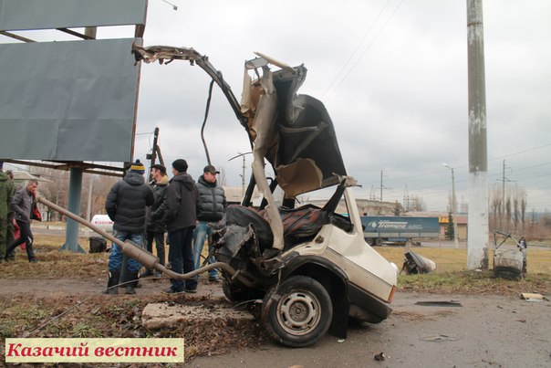 В окупованому Стаханові машину розірвало навпіл: пасажири загинули (ФОТО) - фото 2