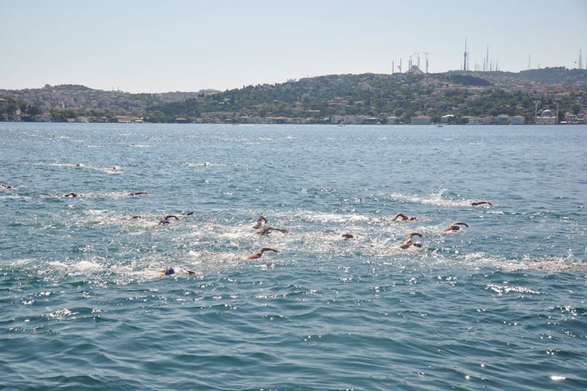 Українська команда у Туреччині перепливла Босфор і здобула "срібло" (ФОТО) - фото 3