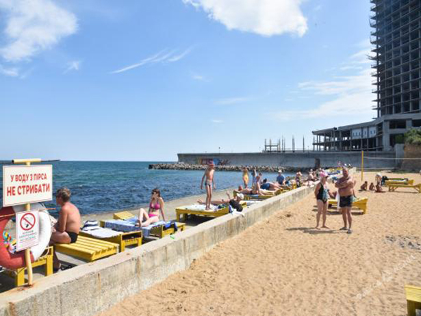 Саакашвілі прибрав перші паркани на міських пляжах Одеси (ФОТОФАКТ) - фото 3