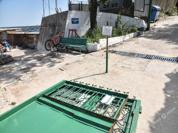 Саакашвілі прибрав перші паркани на міських пляжах Одеси (ФОТОФАКТ) - фото 1